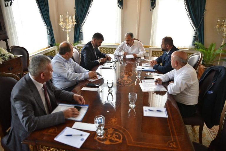 Alinur Aktaş dağ yöresi belediye başkanları ile buluştu