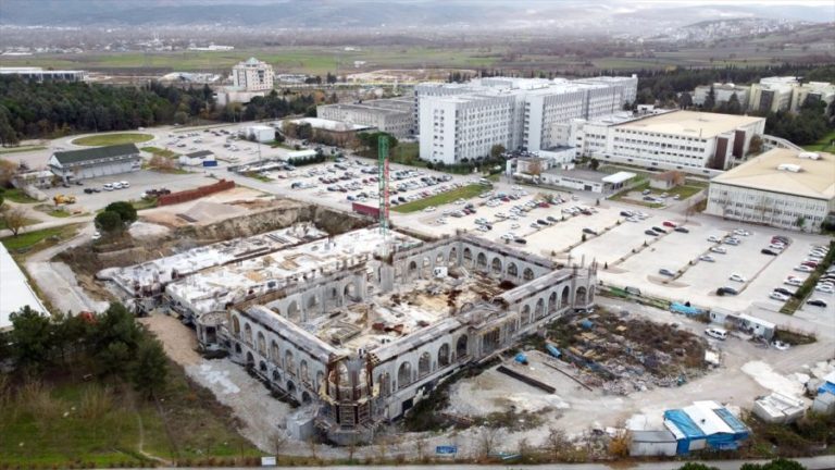 Uludağ Üniversitesi yerleşkesinde cami ve külliye inşaatı