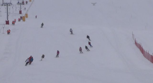 Ergan Dağı Kayak Merkezi’nde sezon açıldı
